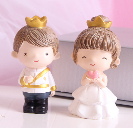 prince and princess cake topper boy and girl resin figurines for cake decoration